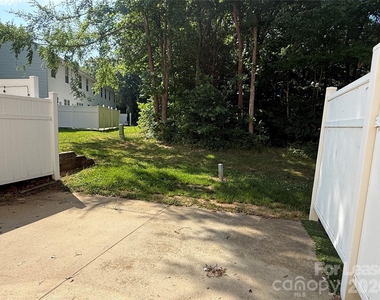 2152 Whispering Way - Photo Thumbnail 18