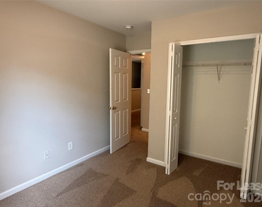 2152 Whispering Way - Photo Thumbnail 10