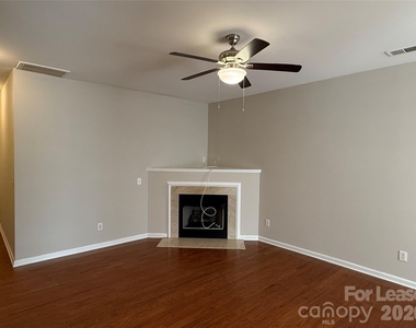 2152 Whispering Way - Photo Thumbnail 1