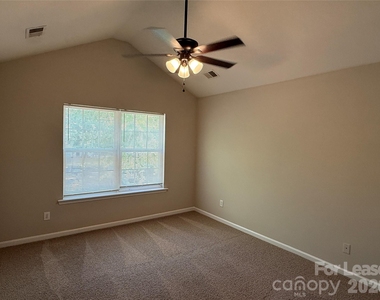 2152 Whispering Way - Photo Thumbnail 5