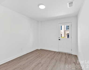 1713 Aspire Street - Photo Thumbnail 6
