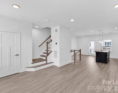 1713 Aspire Street - Photo Thumbnail 4