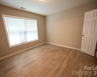 5351 Esther Lane - Photo Thumbnail 6