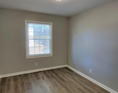 6817 Deanwood Place - Photo Thumbnail 3