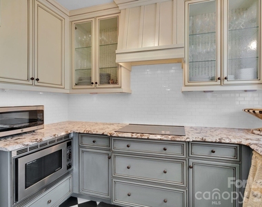 1121 Myrtle Avenue - Photo Thumbnail 9