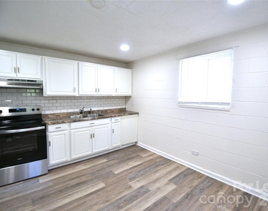 110 N Peterson Street - Photo Thumbnail 10