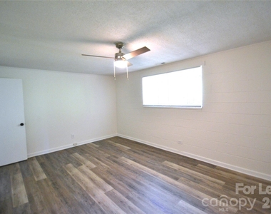110 N Peterson Street - Photo Thumbnail 14