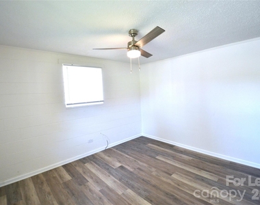 110 N Peterson Street - Photo Thumbnail 5
