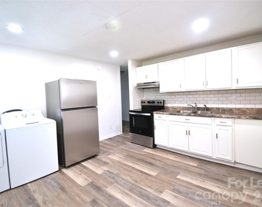 110 N Peterson Street - Photo Thumbnail 8
