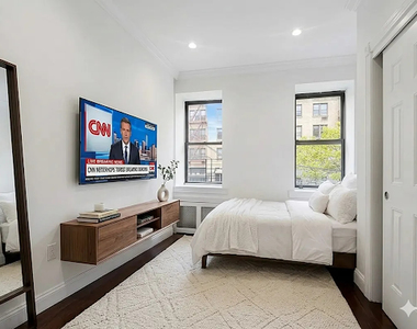 338 East 55th Street - Photo Thumbnail 3