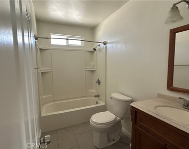 340 N Dalton Ave - Photo Thumbnail 5