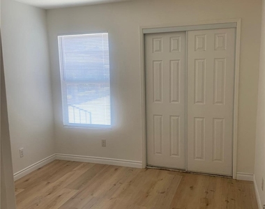 340 N Dalton Ave - Photo Thumbnail 7