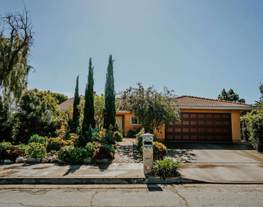 7314 Wallaby Street - Photo Thumbnail 5
