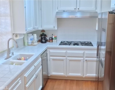 415 E Bougainvillea - Photo Thumbnail 10