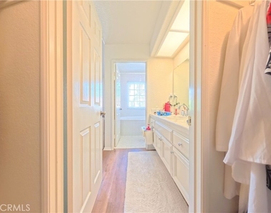 415 E Bougainvillea - Photo Thumbnail 18