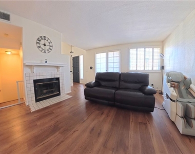 415 E Bougainvillea - Photo Thumbnail 7