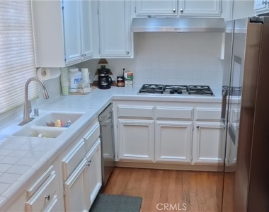 415 E Bougainvillea - Photo Thumbnail 9