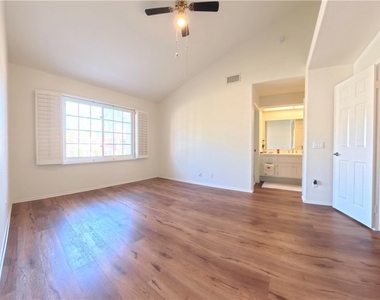 415 E Bougainvillea - Photo Thumbnail 13