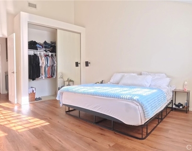 415 E Bougainvillea - Photo Thumbnail 26