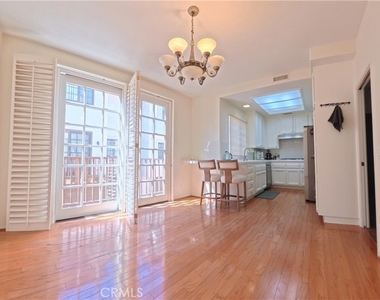 415 E Bougainvillea - Photo Thumbnail 12