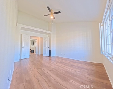415 E Bougainvillea - Photo Thumbnail 15