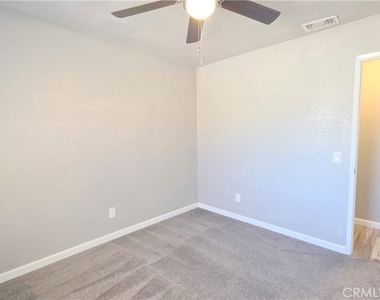 1546 Clock Avenue - Photo Thumbnail 15