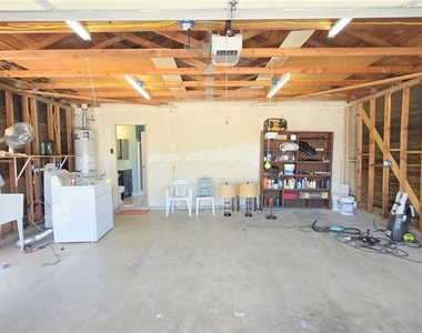 1546 Clock Avenue - Photo Thumbnail 19