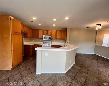 39668 Princeton Way - Photo Thumbnail 7