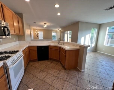 39668 Princeton Way - Photo Thumbnail 8