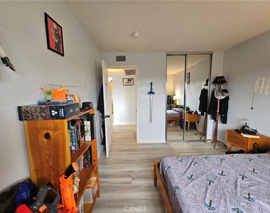 5010 Los Morros Way - Photo Thumbnail 23