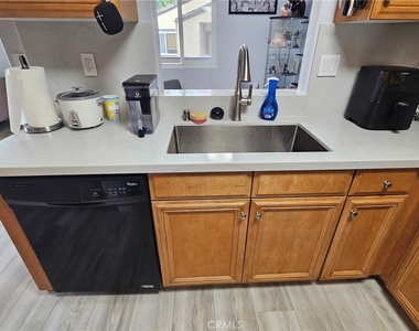 5010 Los Morros Way - Photo Thumbnail 16