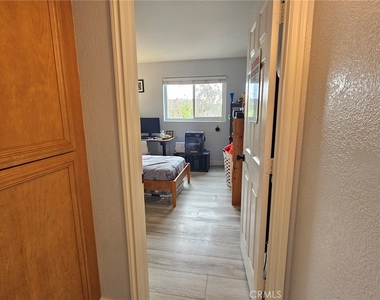 5010 Los Morros Way - Photo Thumbnail 20