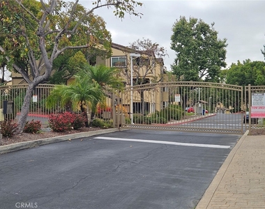 5010 Los Morros Way - Photo Thumbnail 51
