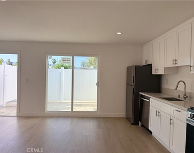 22917 Sherman Way - Photo Thumbnail 5