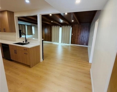 10024 Norwich Avenue - Photo Thumbnail 1