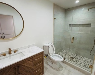 10024 Norwich Avenue - Photo Thumbnail 3