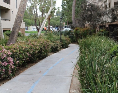 21520 Burbank - Photo Thumbnail 9