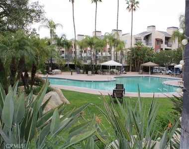 21520 Burbank - Photo Thumbnail 5