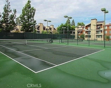 21520 Burbank - Photo Thumbnail 23