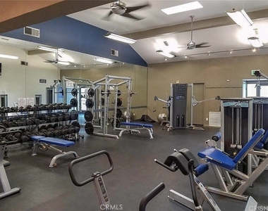 21520 Burbank - Photo Thumbnail 22