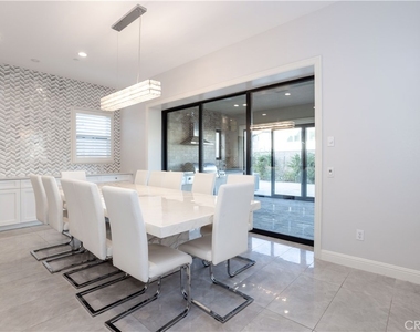 11710 Manchester Way - Photo Thumbnail 13