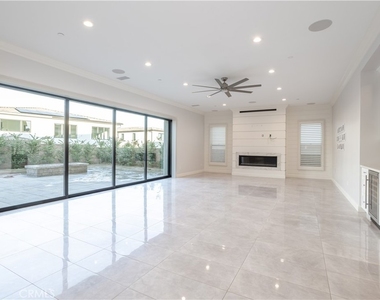 11710 Manchester Way - Photo Thumbnail 8