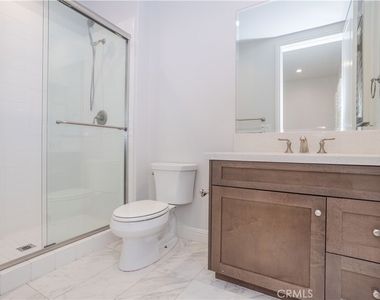 11710 Manchester Way - Photo Thumbnail 16