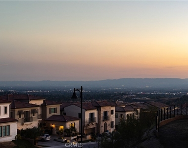 11710 Manchester Way - Photo Thumbnail 5