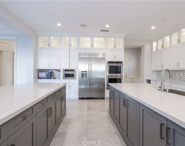 11710 Manchester Way - Photo Thumbnail 10