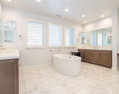 11710 Manchester Way - Photo Thumbnail 23