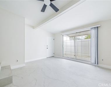 6443 Agnes Avenue - Photo Thumbnail 5