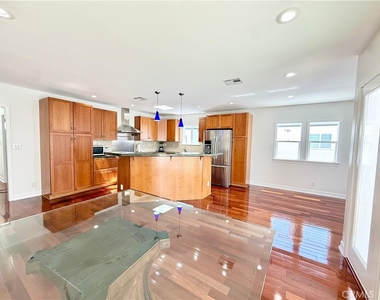 5639 Natick - Photo Thumbnail 6