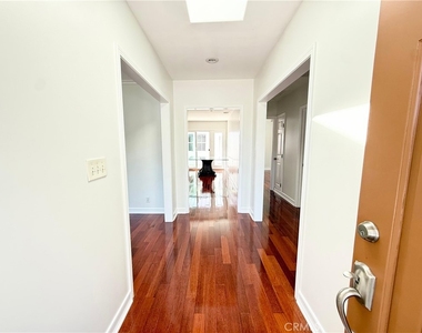 5639 Natick - Photo Thumbnail 4