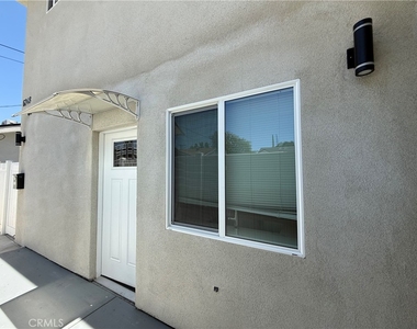 6246 Tujunga Avenue - Photo Thumbnail 6